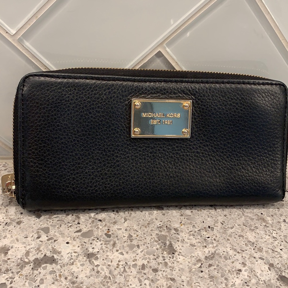 Michael Kors Continental wallet